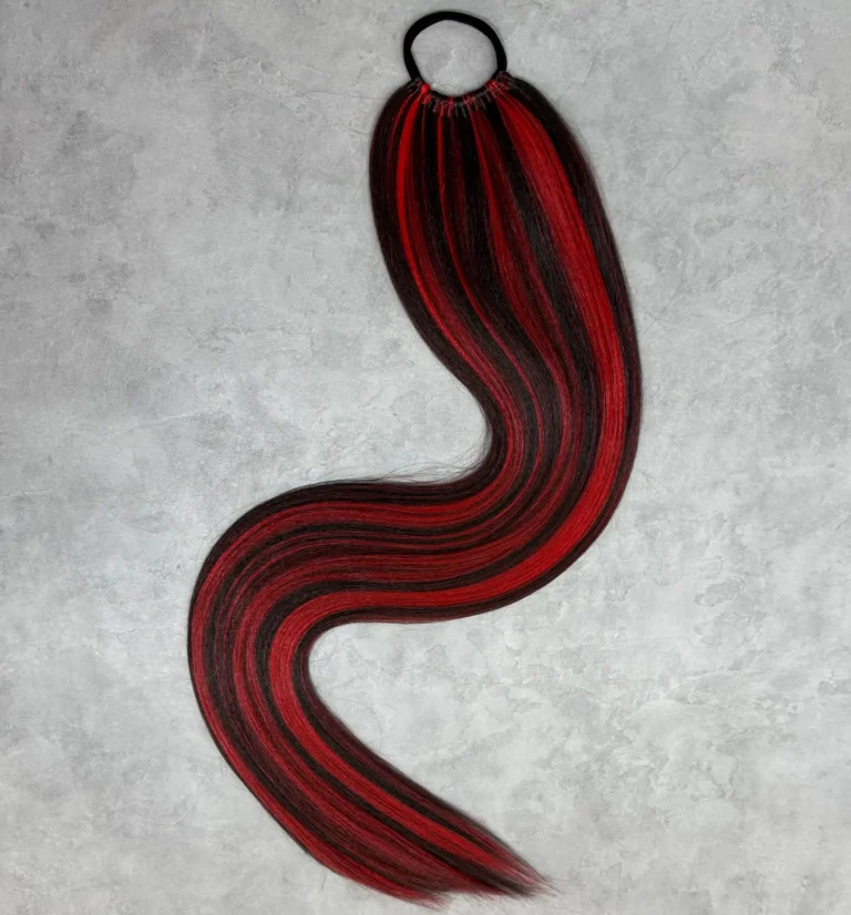 دم اسبی مشکی قرمز